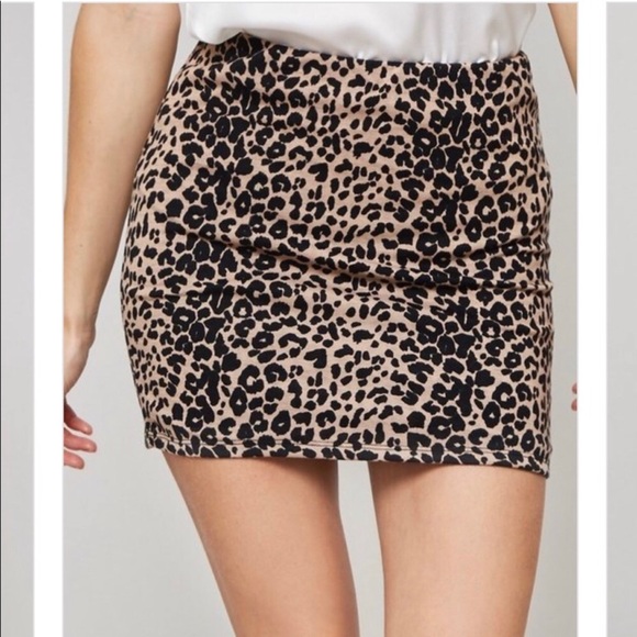 LAST 1️⃣❗️Leopard Print Mini Skirt - Picture 4 of 4